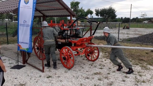 Łubniany_Masów_Zakup wiaty pod zabytkowy konny wóz strażacki