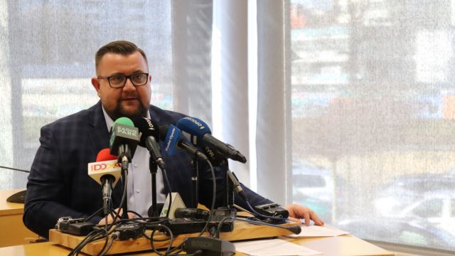 Członek zarządu województwa Szymon Ogłaza