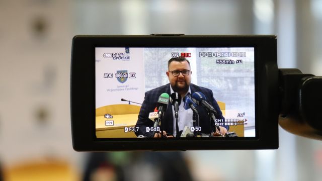 Członek zarządu województwa Szymon Ogłaza