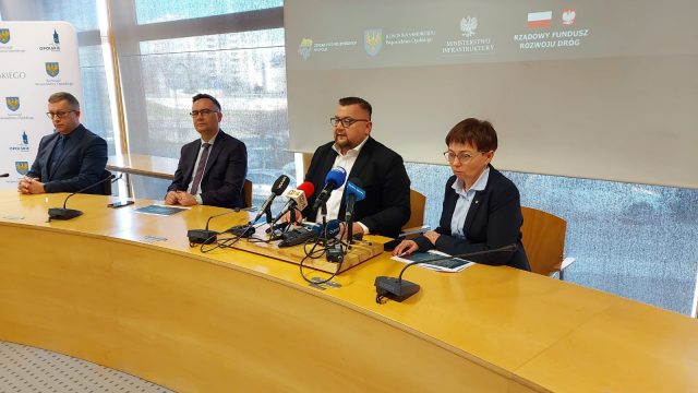 Konferencja nt. nowych drógg