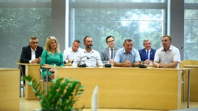 Podpisanie umowy na rozbudowę dróg