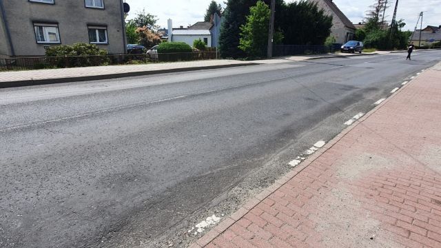 Podpisanie umowy na modernizację drogi w Dobrzeniu