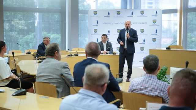 Rady na odpady - wręczenie umów