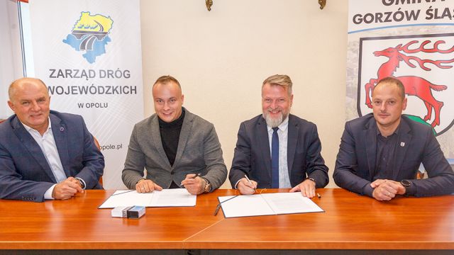 Podpisanie umowy na remont DW 487