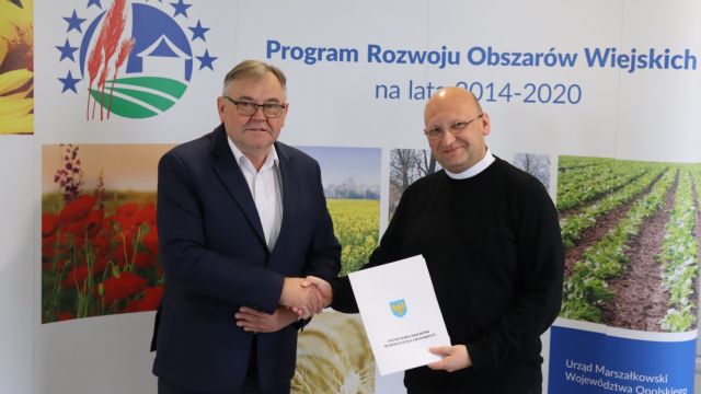 Pieniądze dla parafii ziemi nyskiej