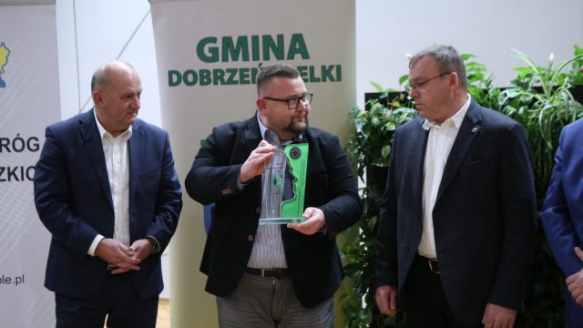 Coraz lepiej na drodze 454