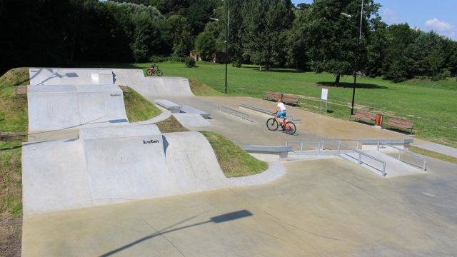 Młodzieżowa strefa rekreacji Skatepark