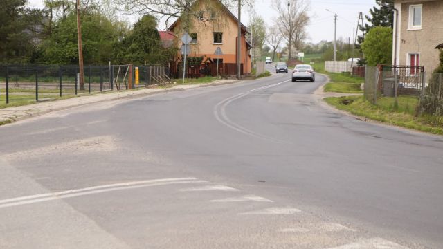 Umowa na przebudowę drogi w Przełęk