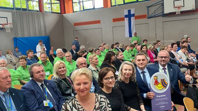 Wręczenie nagrody dla Popielowa