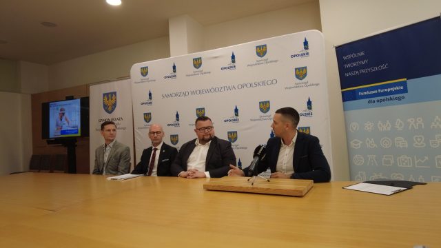 DCIM100MEDIADJI_0076.JPG