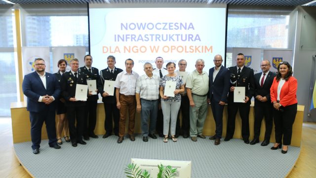 Przekazanie umów