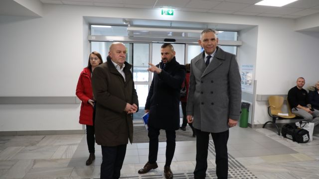 Wizyta marszałka w szpitalu uniwersyteckim
