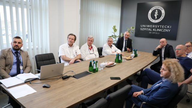 Wizyta marszałka w szpitalu uniwersyteckim