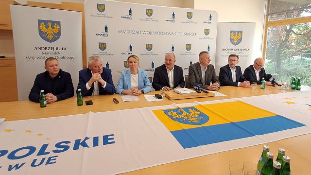 Podpisanie umów na programy centralne