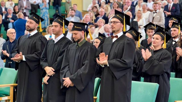 Wręczenie dyplomów absolwentom Wydziału Lekarskiego UO