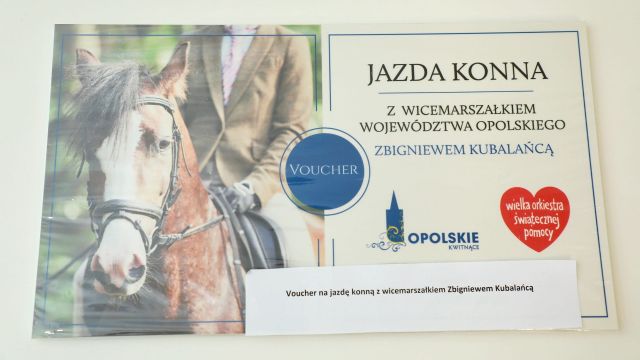 Przekazanie darów dla WoŚP