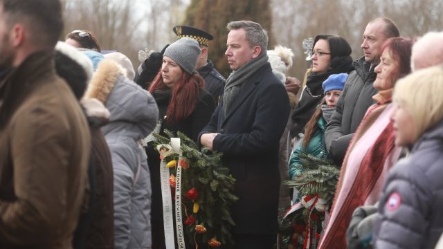 Pamięć o ofiarach wojny żyje dzięki takim uroczystościom