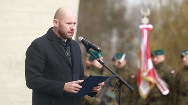 Pamięć o ofiarach wojny żyje dzięki takim uroczystościom