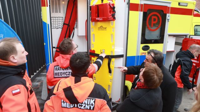 Nowoczesne karetki kontenerowe