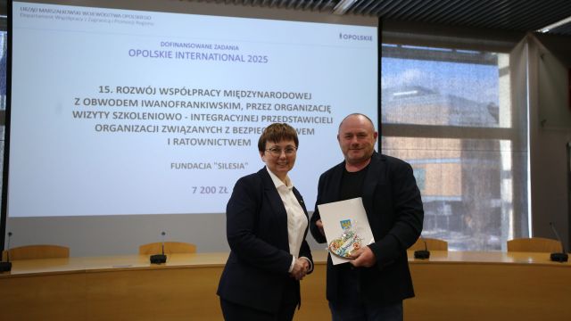 wręczenie umów beneficjentom