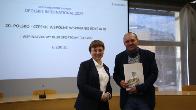 wręczenie umów beneficjentom