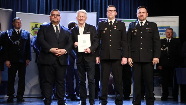 Wręczenie umów na doposażenie OSP