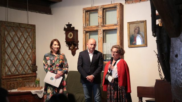 wręczenie umów
