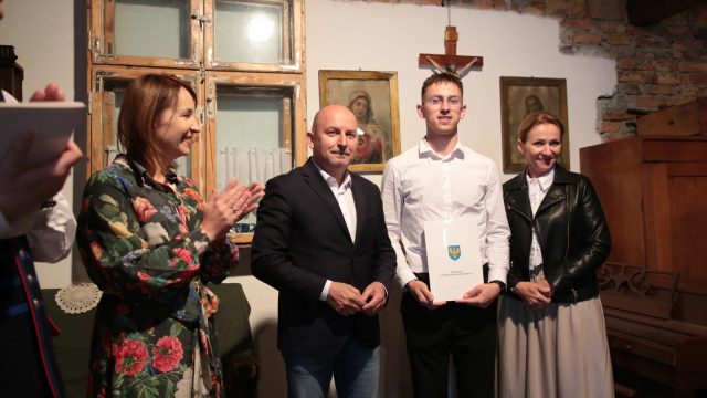 wręczenie umów
