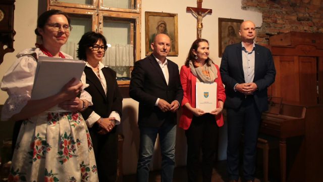 wręczenie umów