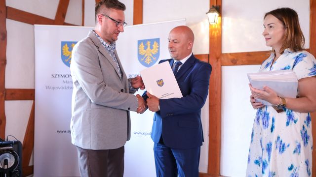 Umowy dla beneficjentów konkursu