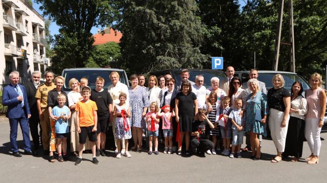 Przekazanie trzech busów