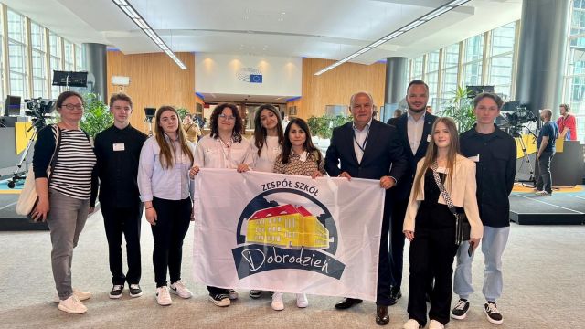 Laureaci Euroquizu w Brukseli