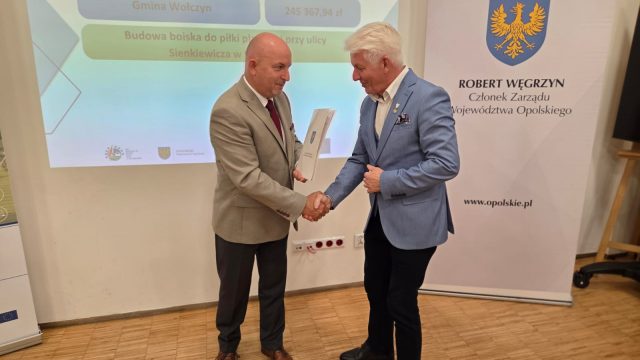 Wręczenie umów