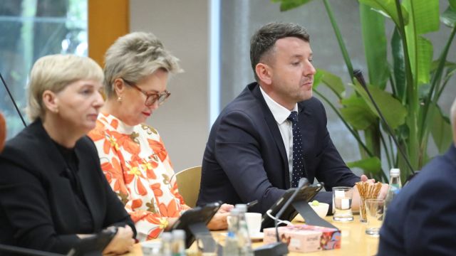 Na sesji o ochronie powietrza, sporcie i zabytkach