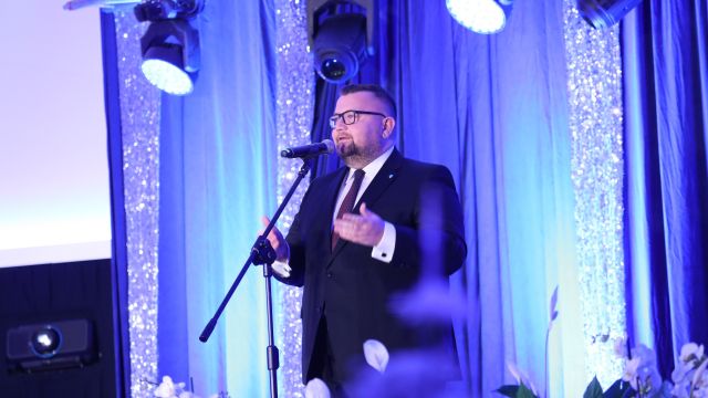 Jesień zaczyna się pogodnie  – z ludźmi o wielkich sercach
