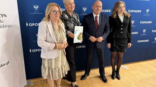 Koleje umowy z Lidera