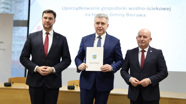 Wręczenie umów