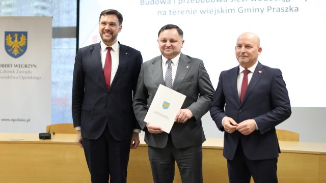 Wręczenie umów