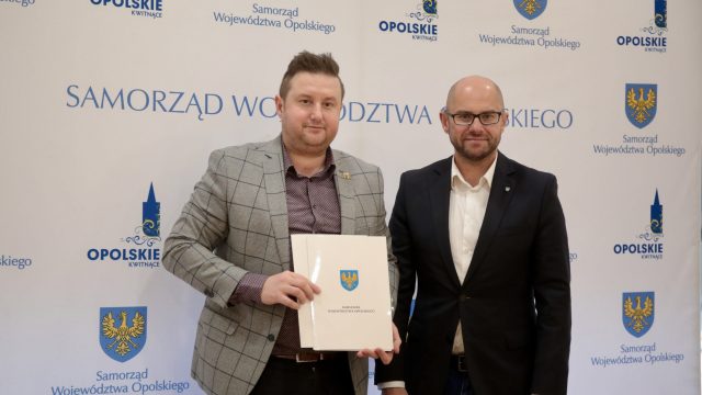 Pierwsze umowy MBO
