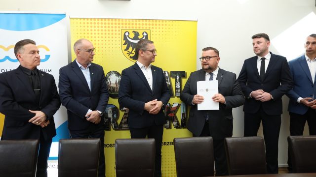 Umowy dla powiatu brzeskiego