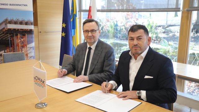 Podpisanie umowy na przebudowę mostu w Naroku
