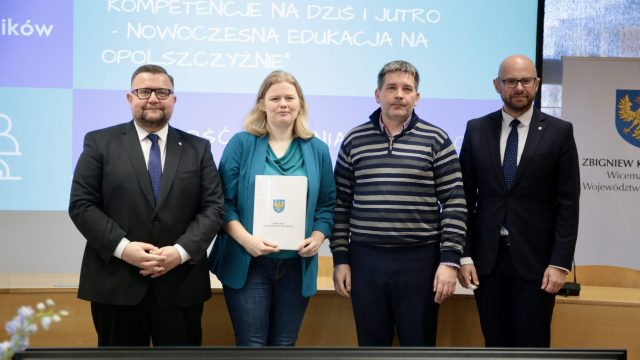 wręczenie umów EBO