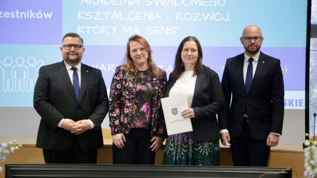 wręczenie umów EBO