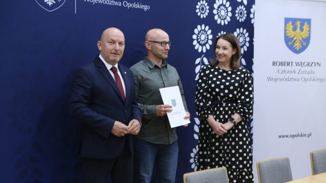 Przekazanie umów