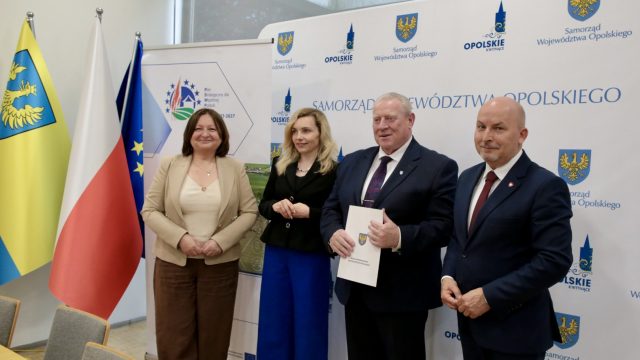 Wręczenie umów