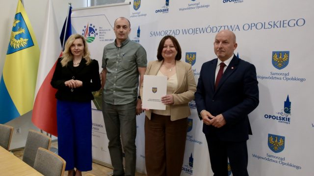 Wręczenie umów