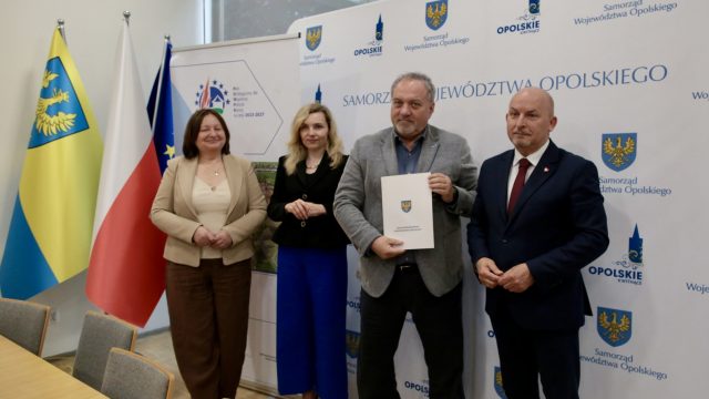 Wręczenie umów