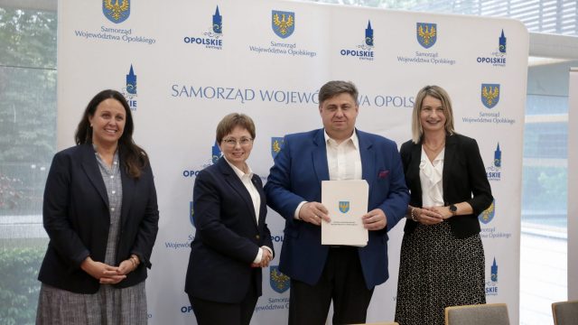Wręczenie umów