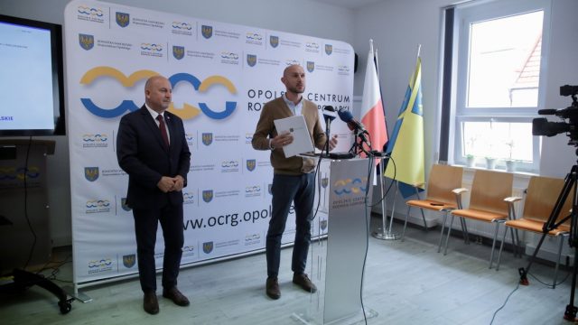 Wręczenie umów