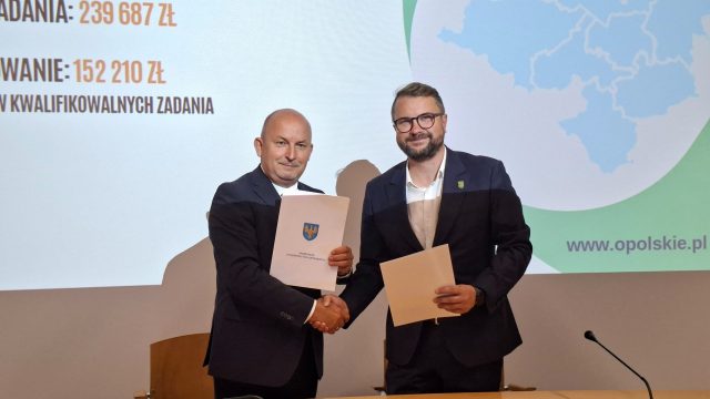 Podpisanie umów na drogi rolne